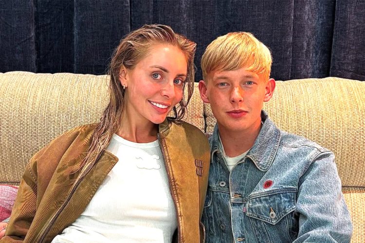 ボニー・ブルーと18歳の青年「ケンズリー」（インスタグラムより）