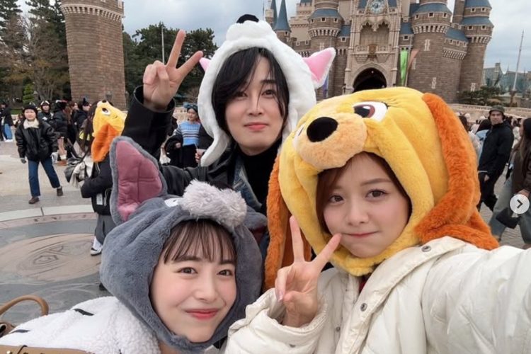 井桁含め3人でよく遊ぶ仲だ(カルマのインスタグラムより