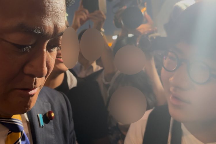玉木代表へ直撃取材を試みるも、対応はノーコメントだった(『日本中学生新聞』より提供)