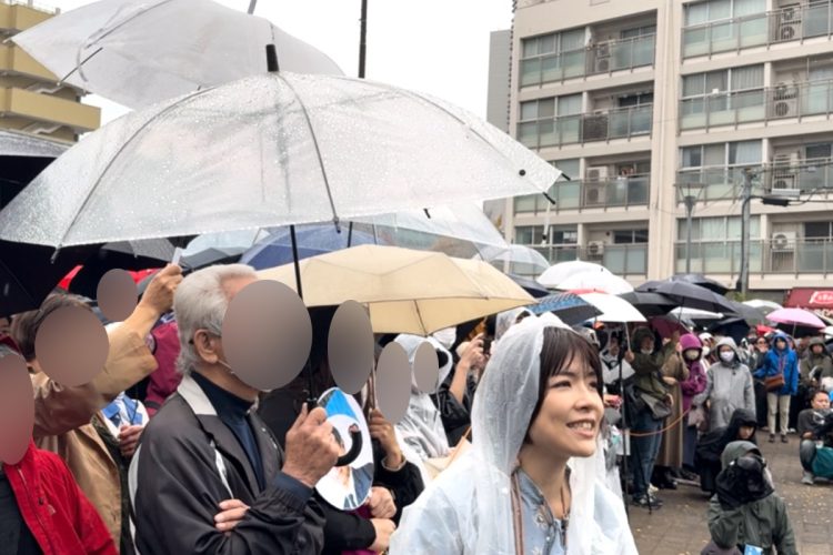 昨年の兵庫県知事選挙で、川中さんが撮影していた多田ひとみ氏の写真(『日本中学生新聞』より提供)