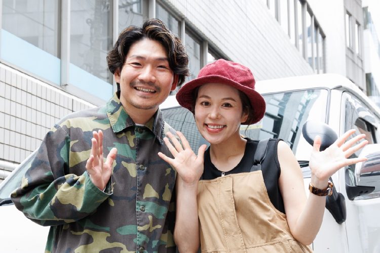 全国で車中泊をしているわさびちゃん夫婦。夫は元お笑い芸人のピーチキス・けん。