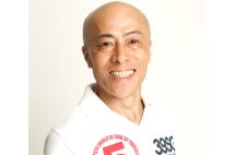 スキンヘッドで裸芸を得意とした井手らっきょさん