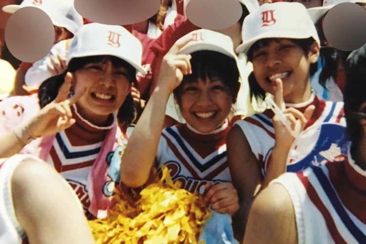 チアに青春を注いだあきえさん（中央）