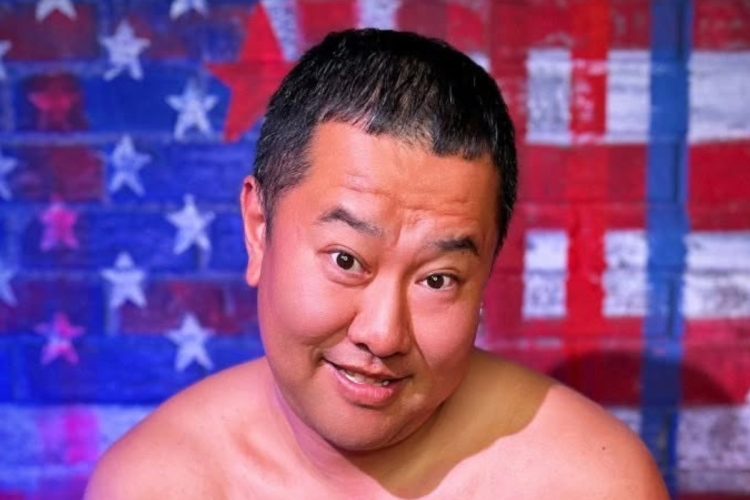 甲子園に出場した経験をもつ、お笑い芸人・とにかく明るい安村（インスタグラムより）