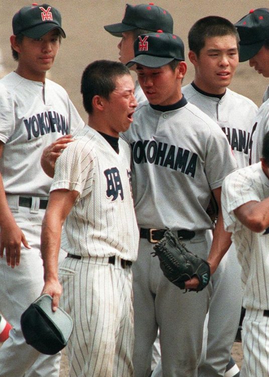 記憶に残る名試合として安村と柴田さんが挙げたのが、1998年の横浜高校（時事通信フォト）