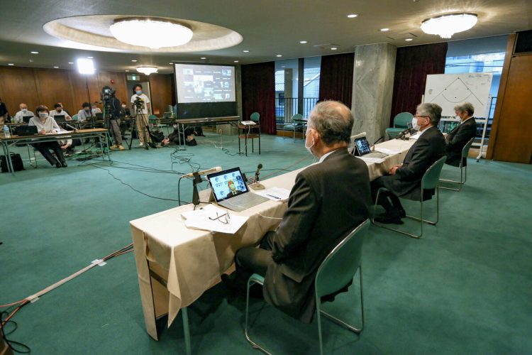 球児や関係者の思いは実らず、2020年5月、高野連は戦後初となる夏の全国高校野球中止を決定した （時事通信フォト）