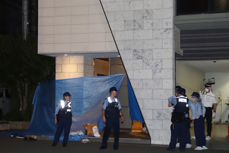 死因は上半身などを複数回刺されたことによる失血死だった（時事通信フォト）
