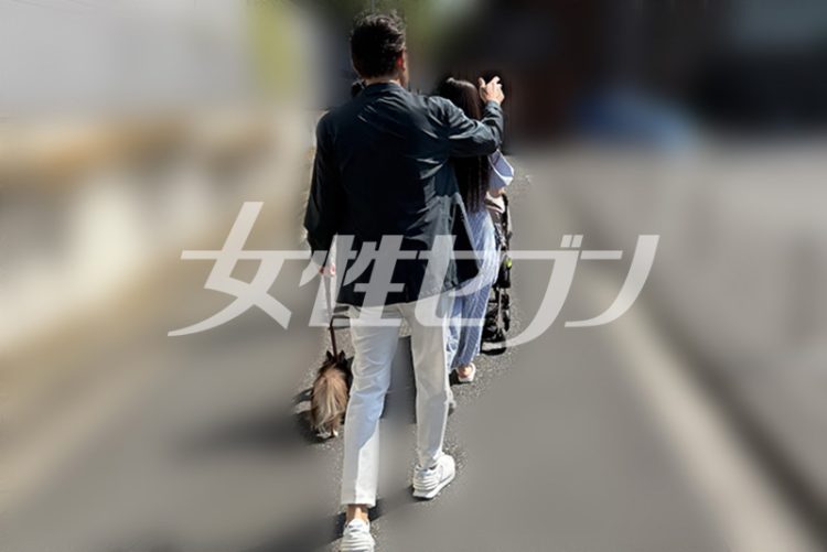 散歩中の船越夫妻(2025年8月)