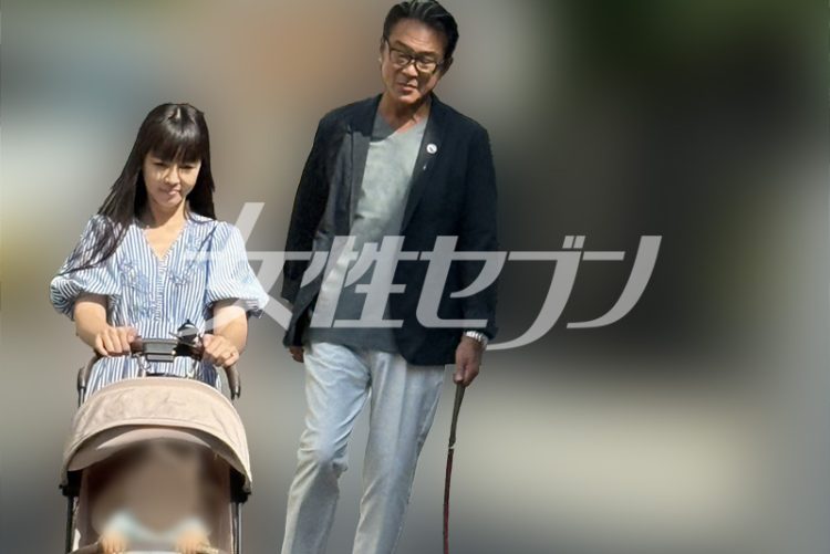リードを持つ船越(2025年8月)