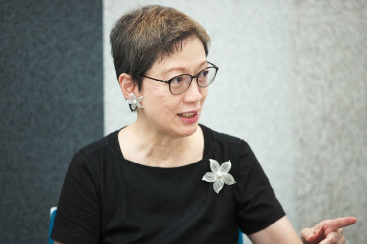 仕事に復帰はせず、専業主婦になることを選んだ