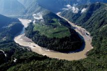 深刻なデフレに見舞われる中国経済の打開策　超大型水力発電プロジェクト、供給側に働きかける“反内巻”政策が材料視され業績不振銘柄も物色対象に