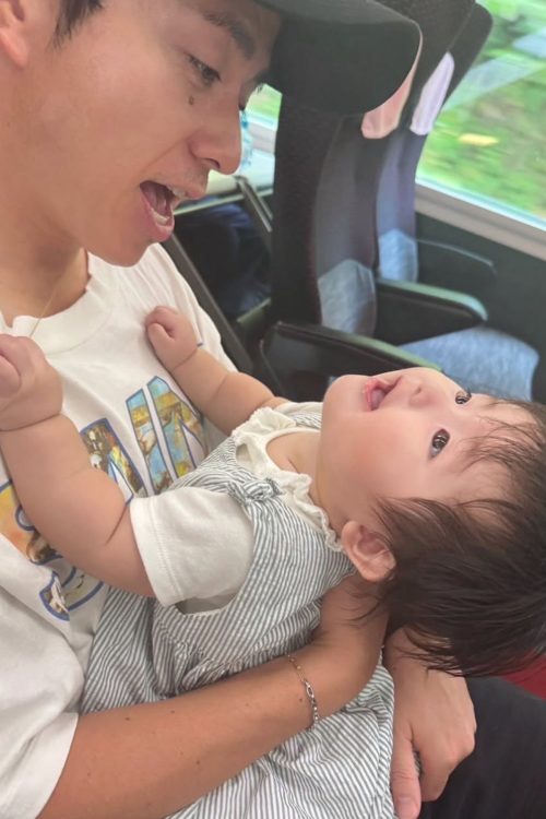 愛娘との写真も度々投稿（Instagramより）
