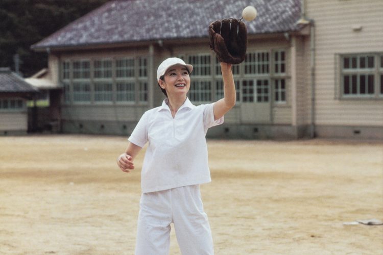 映画『瀬戸内少年野球団』では、篠田正浩監督に「もっと練習してこい」と怒られ、野球の練習に励んだ(撮影/田川清美)