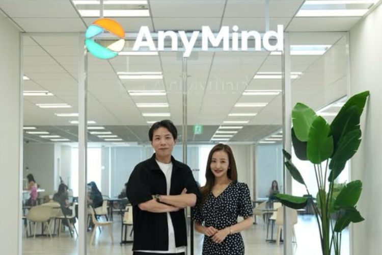 AnyMind社のCEO・十河宏輔氏と板野友美（インスタグラムより）