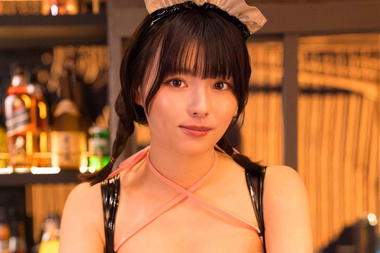 様々なコスプレに挑んだ集大成写真集が完成