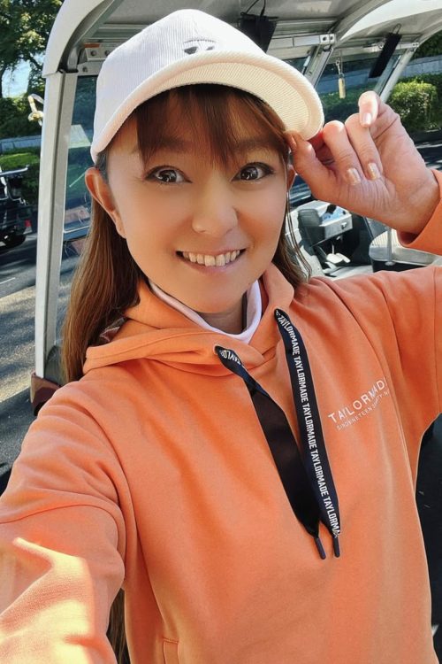 アラフィフには見えない若々しさの石黒(Instagramより)