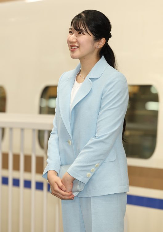 白いインナーは表情を明るくみせる(2025年9月6日、撮影/JMPA)
