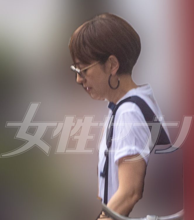 車に乗り込む滝川（2025年7月）