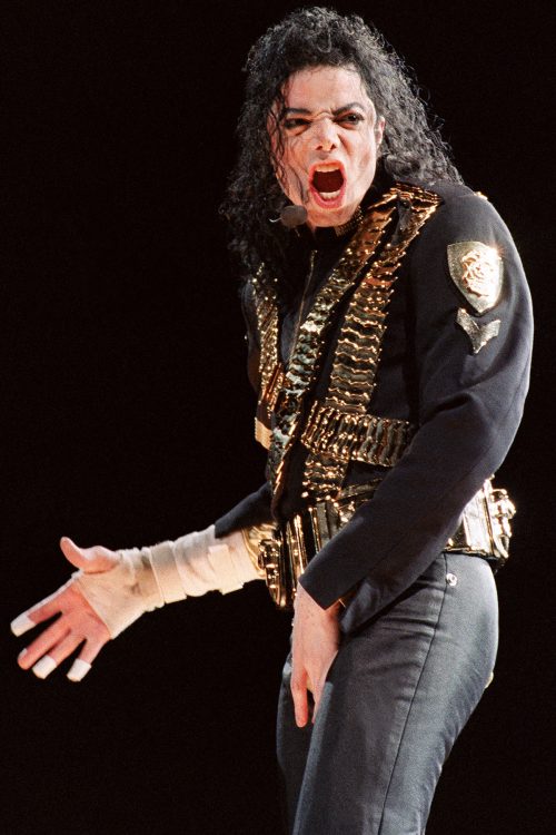 1993年8月29日、シンガポールで35歳の誕生日にコンサート(時事通信フォト)