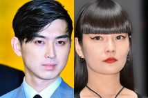 俳優の松田翔太、妻でモデルの秋元梢（右／時事通信フォト）