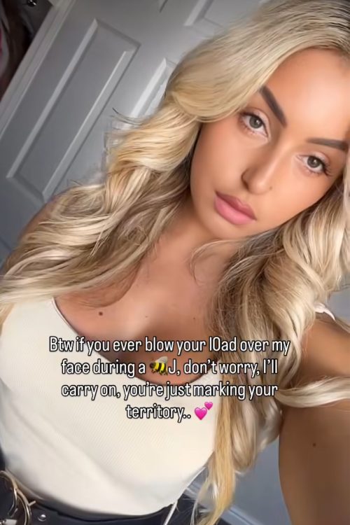 警察官の制服以外での撮影も…（インスタグラムより）