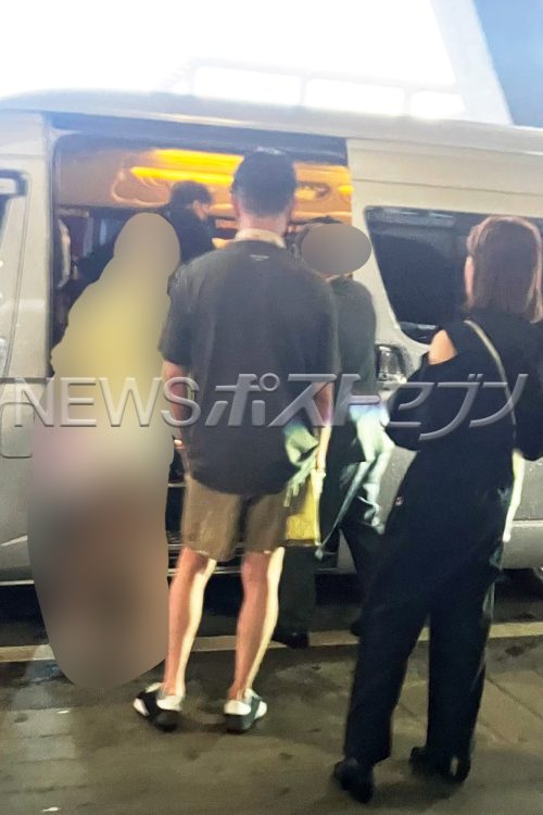 首都・バンコクへ向かう車に乗り込んだ