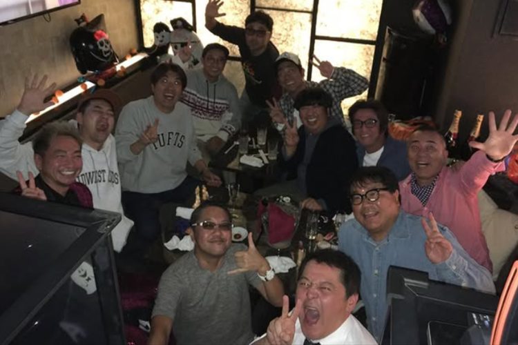 おぎやはぎ・矢作兼、バナナマン、カンニング竹山、ネプチューン・堀内健、有吉弘行、平野ノラ、丸山桂里奈ら豪華メンバーが勢揃いとなった石橋の誕生日会（インスタグラムより）