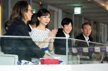 世界陸上を観戦する佳子さまと悠仁さま（2025年9月、撮影／JMPA）