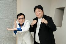『ウルトラマン』の初代スーツアクター・古谷敏氏（左）と元総合格闘家の前田日明氏