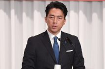 小泉進次郎氏の政治資金には「不透明さ」も（時事通信フォト）