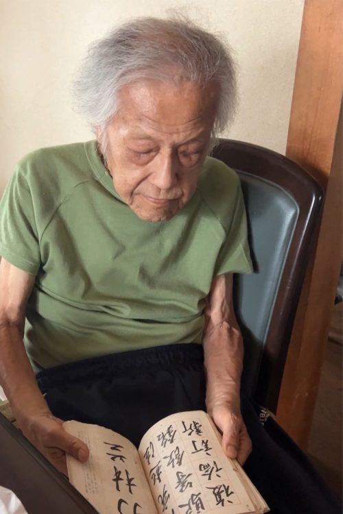 浅香さんとの思い出を振り返る世志氏