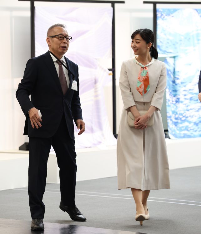 アイボリーのセットアップをお召しになっていた(2025年10月10日、撮影/JMPA)