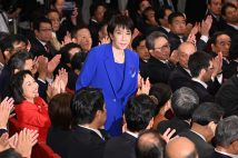 女性初の自民党総裁に就いた高市早苗氏(時事通信フォト)