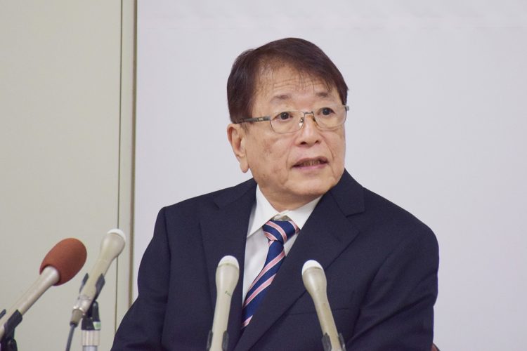 夫の山本拓氏が議員経験を生かし、「日本初のファーストジェントルマン」として活躍する日が来るかもしれない(時事通信フォト)