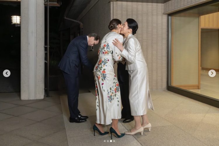 笑顔で出迎えられた(2025年10月14日、宮内庁公式Instagramより)