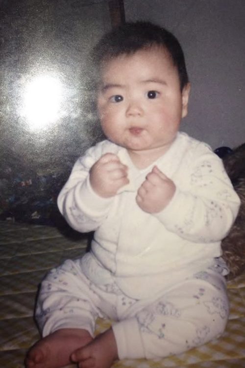 幼少期の佐藤選手(Instagramより)