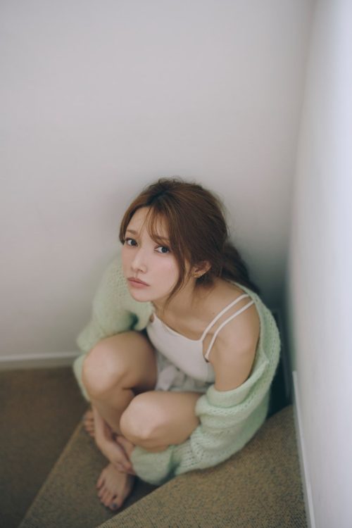 「最近のアイドルのキーワードに“かわいい”がありますよね。かわいいは正義というか。3曲あったら、どの曲でもかわいい印象が強く残る。でも、私としては3曲あったら、3つの印象に分けたい。曲ごとのテーマ性で見せ方は変えたいなと、いつも意識しています」