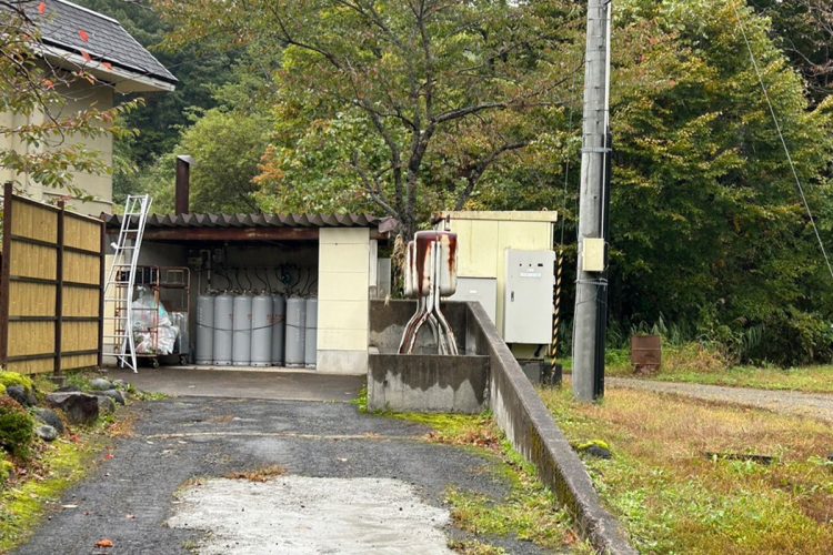 森林に囲まれた温泉