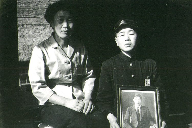 中学3年生 母と共に