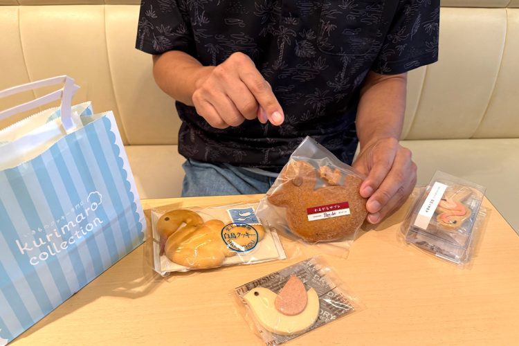 3000種類以上の鳥型サブレーを集める高橋和也さん