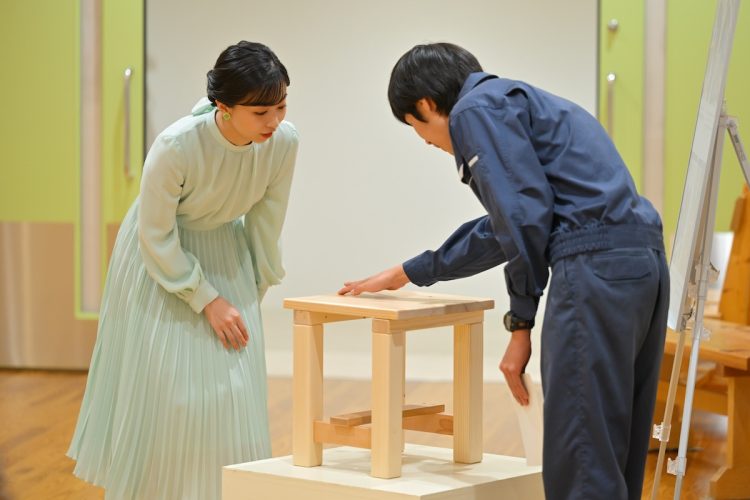 ワンピースは6万9300円のものとみられる(2025年10月25日、撮影/JMPA)