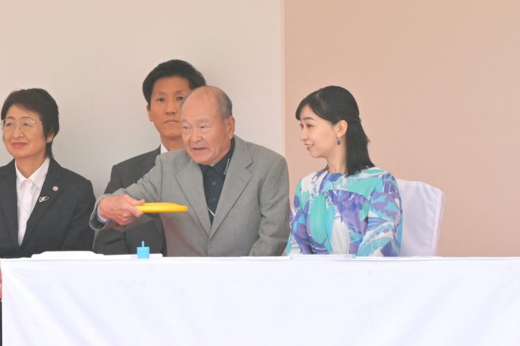 「フライングディスク」を観戦された佳子さま(2025年10月26日、撮影/JMPA)