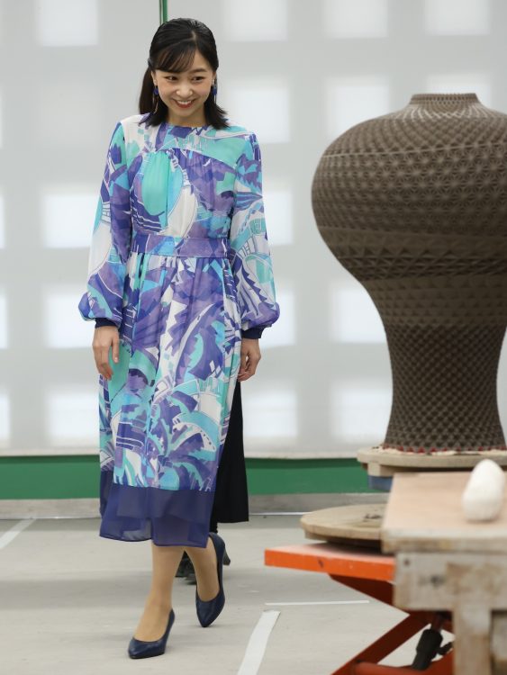 信楽焼の産地・甲賀市の「陶芸の森」を訪問された(2025年10月26日、撮影/JMPA)