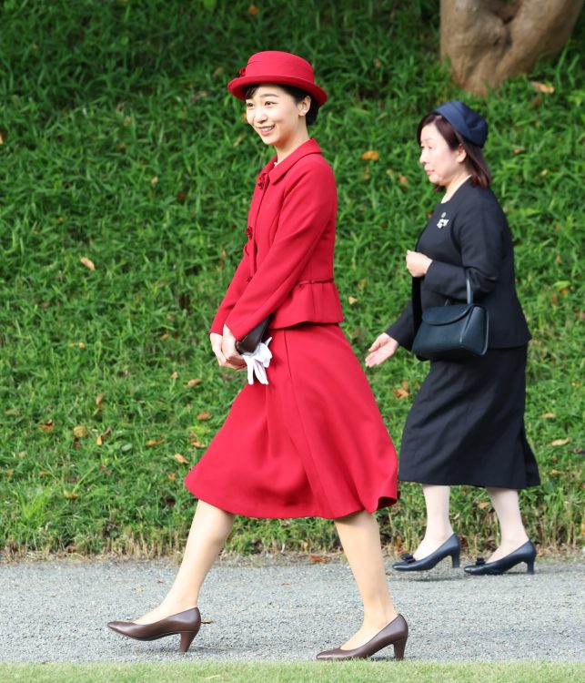 「秋の園遊会」に出席された秋篠宮家・次女の佳子さま(2025年10月28日、撮影/JMPA)