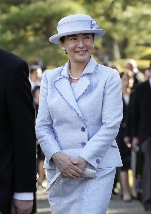 ブルーのボタンや装飾がアクセントになっていた(2025年10月28日、撮影/JMPA)