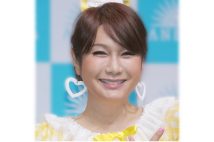 19歳の時に性別適合手術を受けたタレント・はるな愛（時事通信フォト）