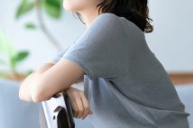 小学生の整形SNS投稿、赤ちゃんの容姿でマウント…女性たちに広がる「こんな社会では子どもを産むのが怖い」の声、ルッキズムの蔓延が少子化に拍車をかけるのか