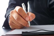 「平社員に戻してください…」30代でいち早く課長になったメーカー社員に決定的に欠けていた“管理職としての資質”　仕事量に押しつぶされ自ら降格を申し出るまで