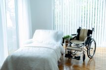 《配偶者が病気を患い介護生活に…》もしもに備えて把握しておきたい収入減の“救済制度”　「介護休暇」「介護休業給付金」「高額療養費制度」など