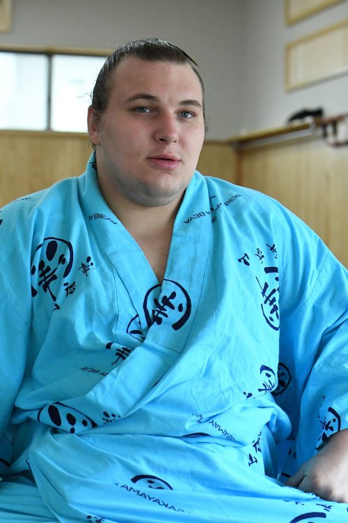 「誰でも上がれるところじゃないし、みんなが憧れるところですからね。三役に上がったので、次に目指すのは大関。大関を目標に稽古してきた。まだ自分自身で満足していないので、力士になったからにはさらにその上（横綱）も目指したい」